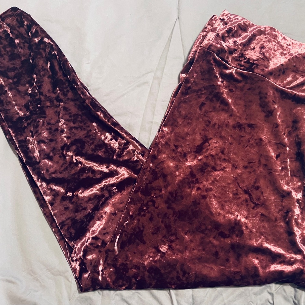 Lou & Grey Velour Leggings